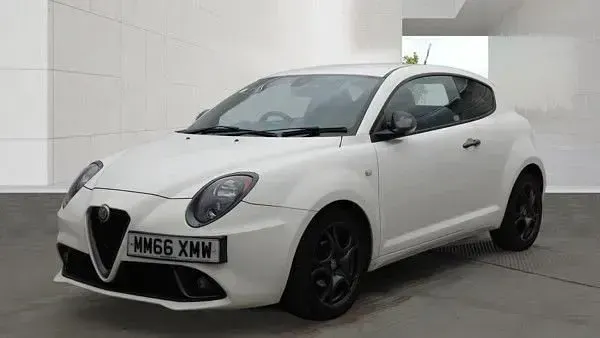 Used Alfa Romeo MiTo Edizione Speciale 105 HP (77 kW) 2017 White Hatchback