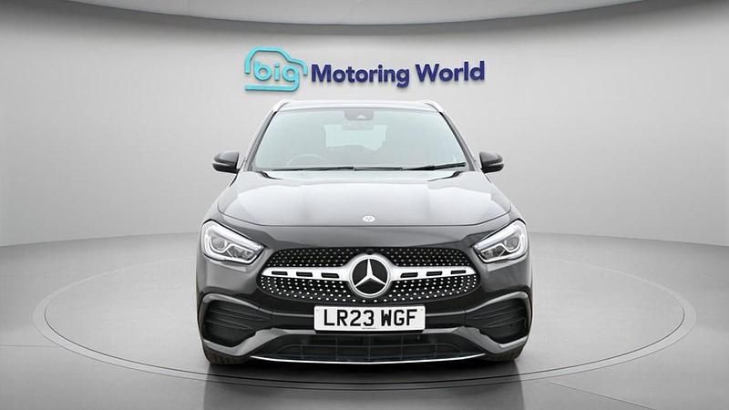 Used Mercedes GLA250 Exclusive 218 HP (160 kW) 2023 Black SUV