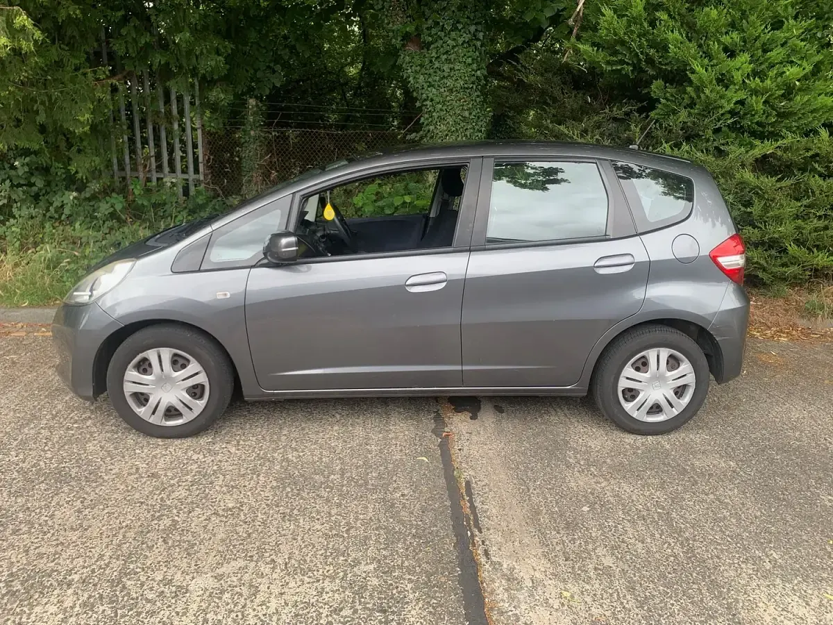 Used Honda Jazz SE 90 HP (66 kW) 2014 Grey Hatchback