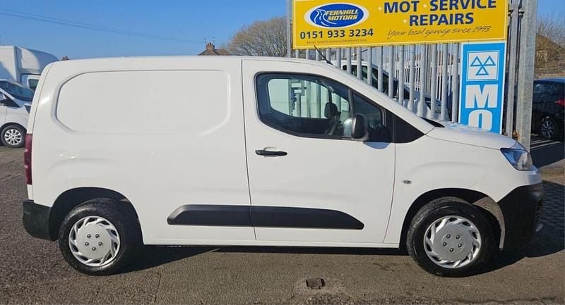 Used Citroën Berlingo 2021 White MPV