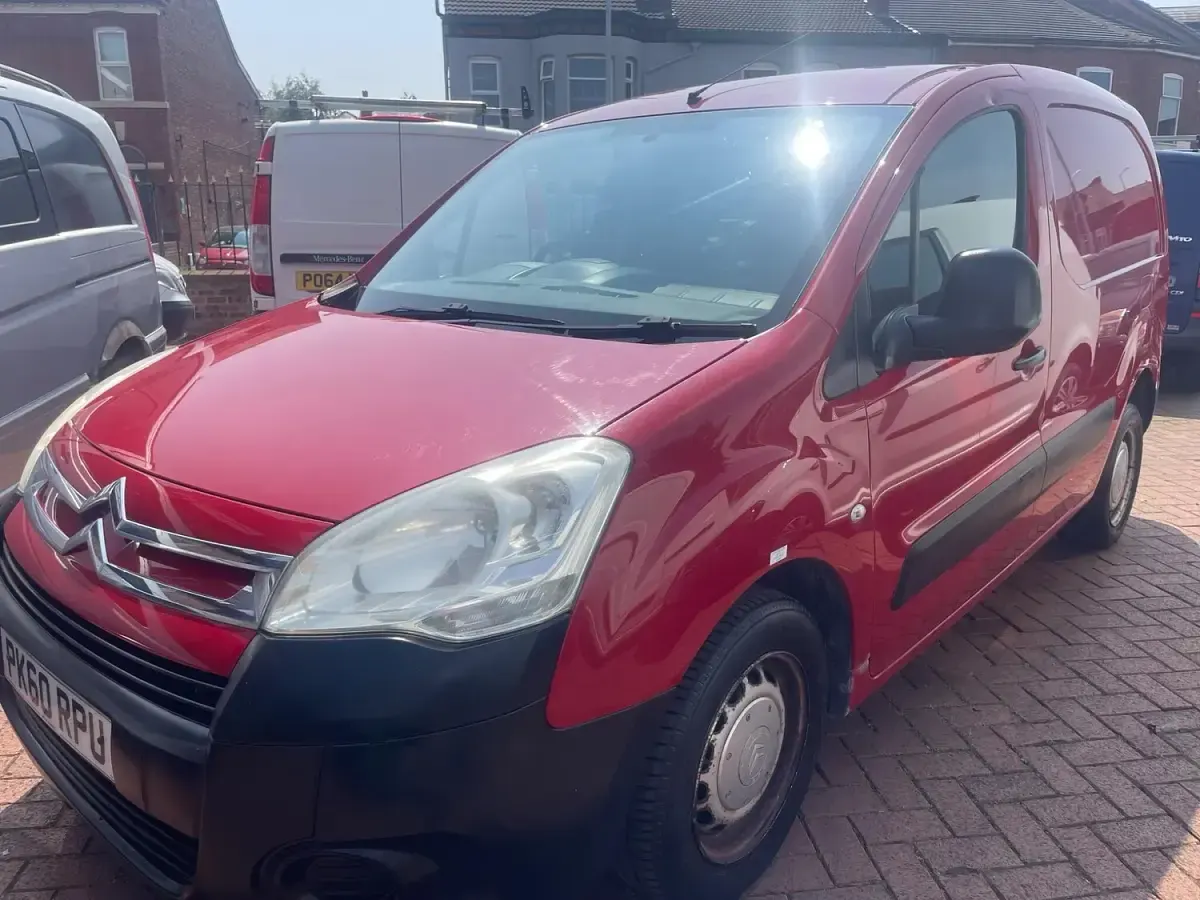 Used Citroën Berlingo 90 HP (66 kW) 2011 Red MPV