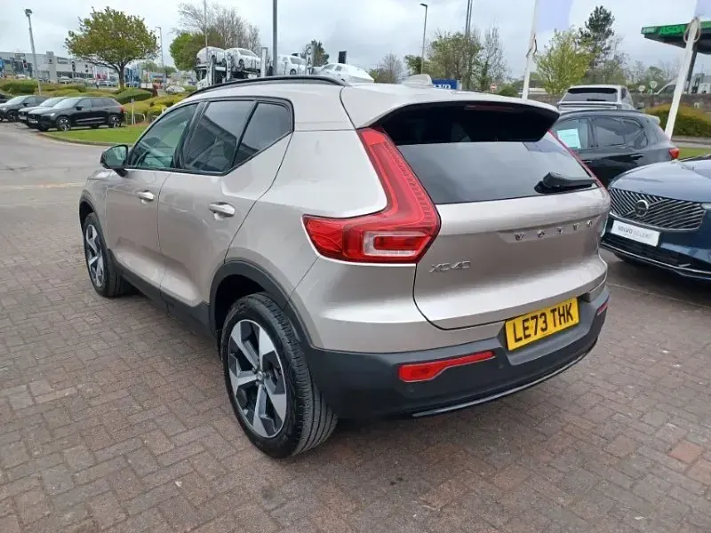 Używany Volvo XC40 Ultimate 2024 Złoty SUV