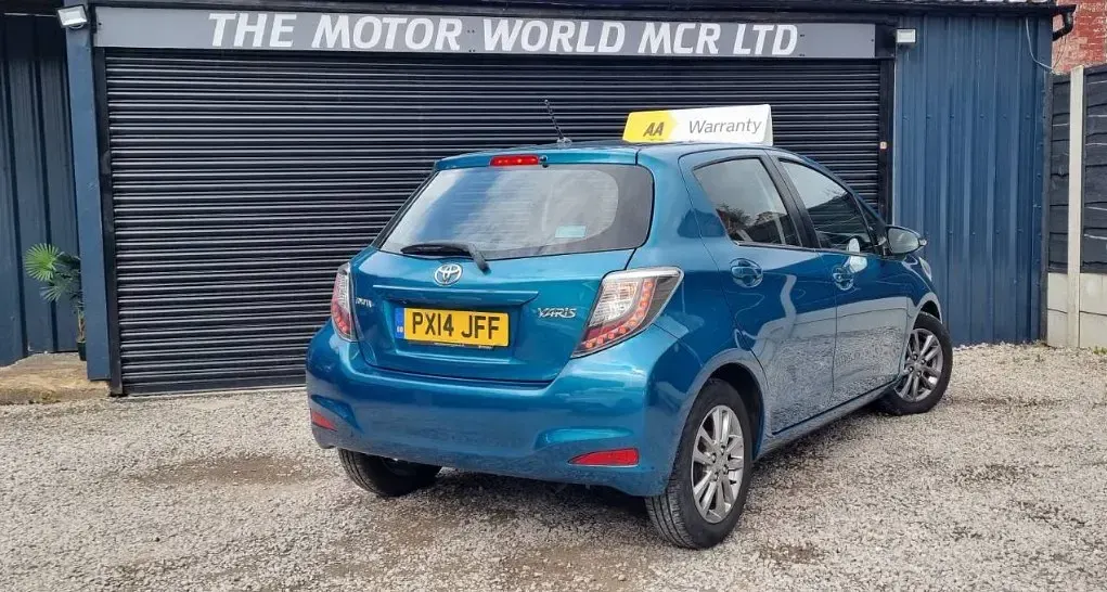 Begagnad Toyota Yaris Plus 2014 Blå Halvkombi