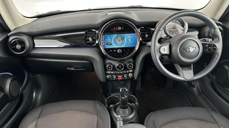 Used Mini Cooper Classic 134 HP (98 kW) 2023 Green Hatchback