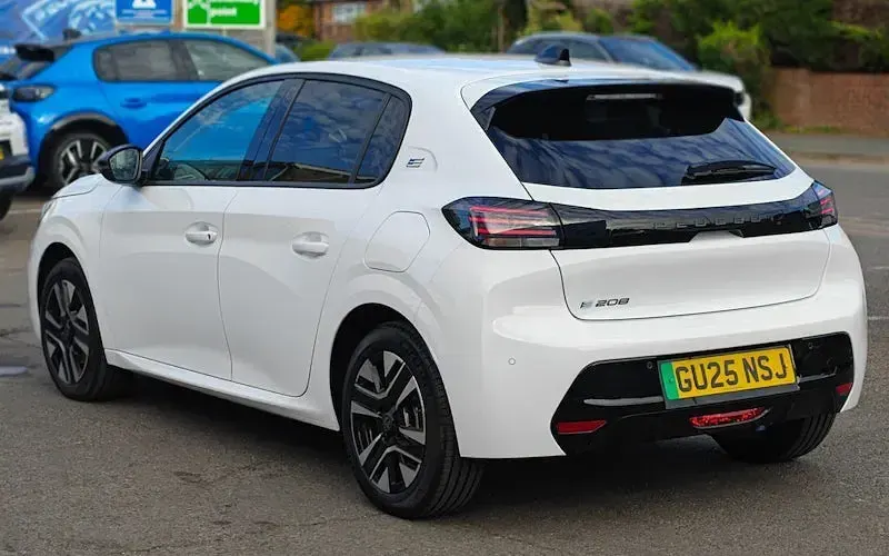 New Peugeot e-208 Allure 100 kW (136 HP) 2026 Hatchback