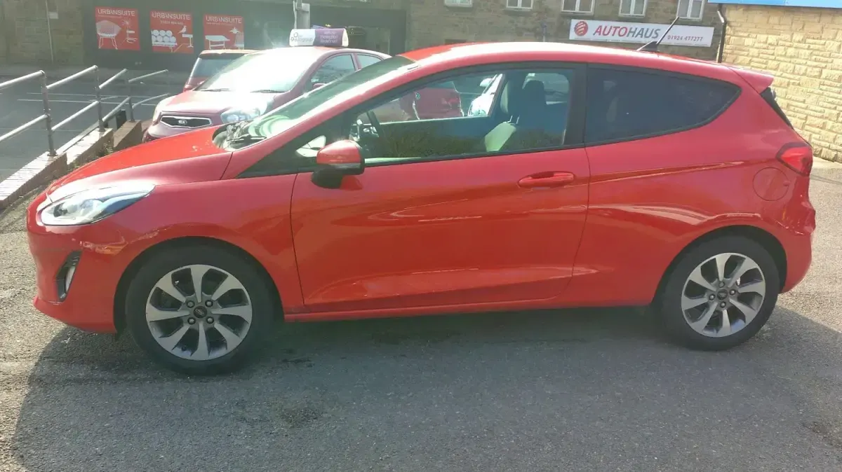 Gebraucht Ford Fiesta Trend 95 PS (69 kW) 2020 Rot Kleinwagen