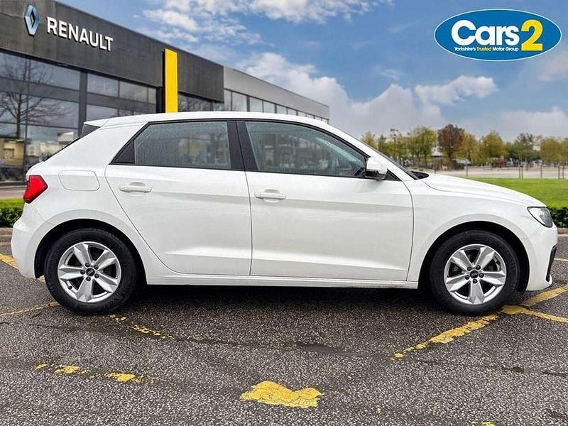 Begagnad Audi A1 Design 94 HK (69 kW) 2022 Vit SUV