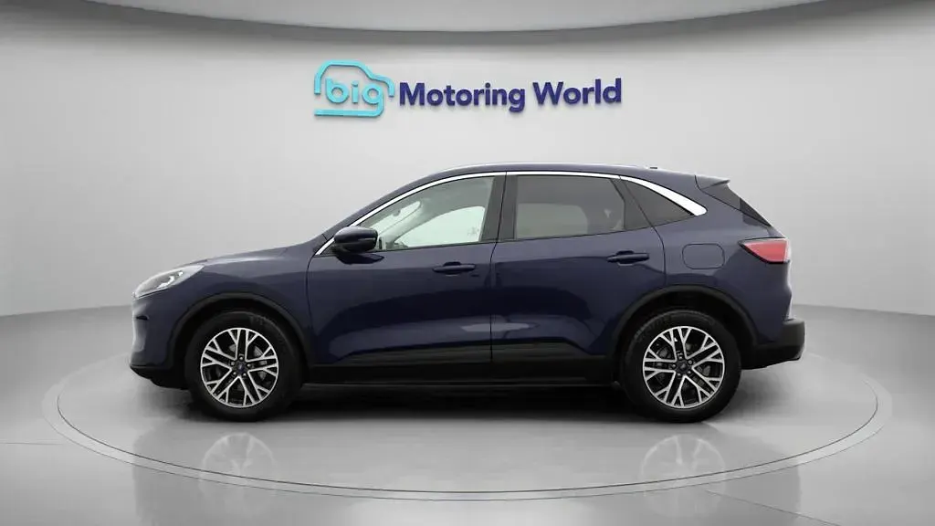Used Ford Kuga Titanium 120 HP (88 kW) 2022 Blue SUV