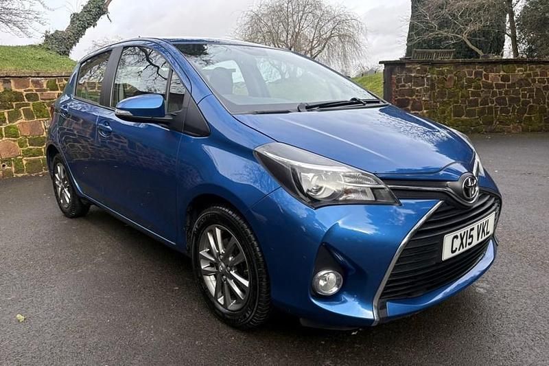Used Toyota Yaris 99 HP (72 kW) 2015 Hatchback