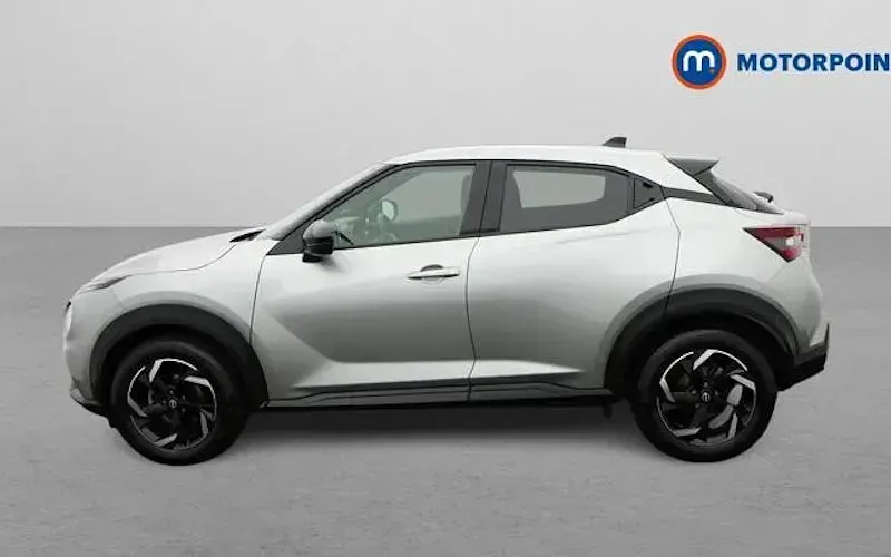 Used Nissan Juke N-Connecta 114 HP (83 kW) 2023 Silver SUV