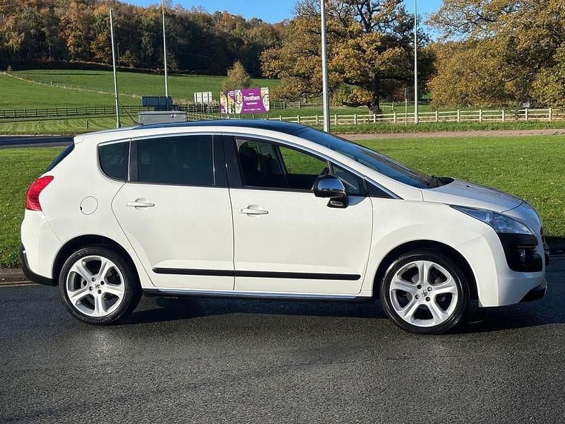 White Used 2013 Peugeot 3008 Allure Estate | £4,250 (Fair price) - Image 1/4