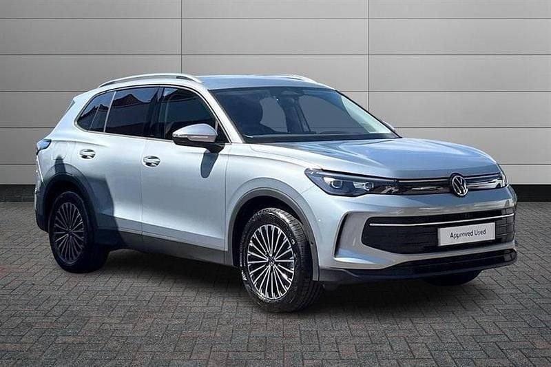 Oyster silver Used 2025 VW Tiguan Match SUV | £31,990 - Image 1/4