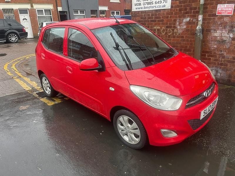 Used Hyundai i10 Active 85 HP (62 kW) 2012 Red Hatchback