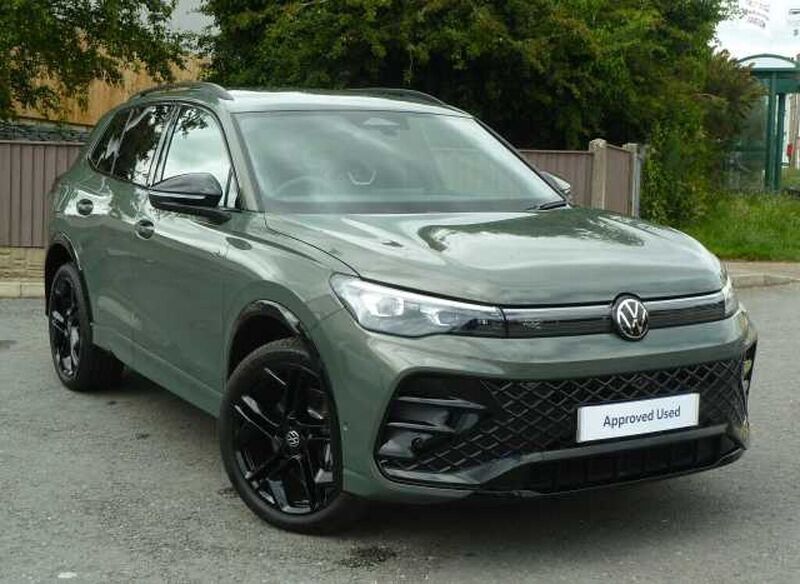 New 2025 VW Tiguan Black Edition SUV | £43,500 (A bit pricey) - Image 1/4