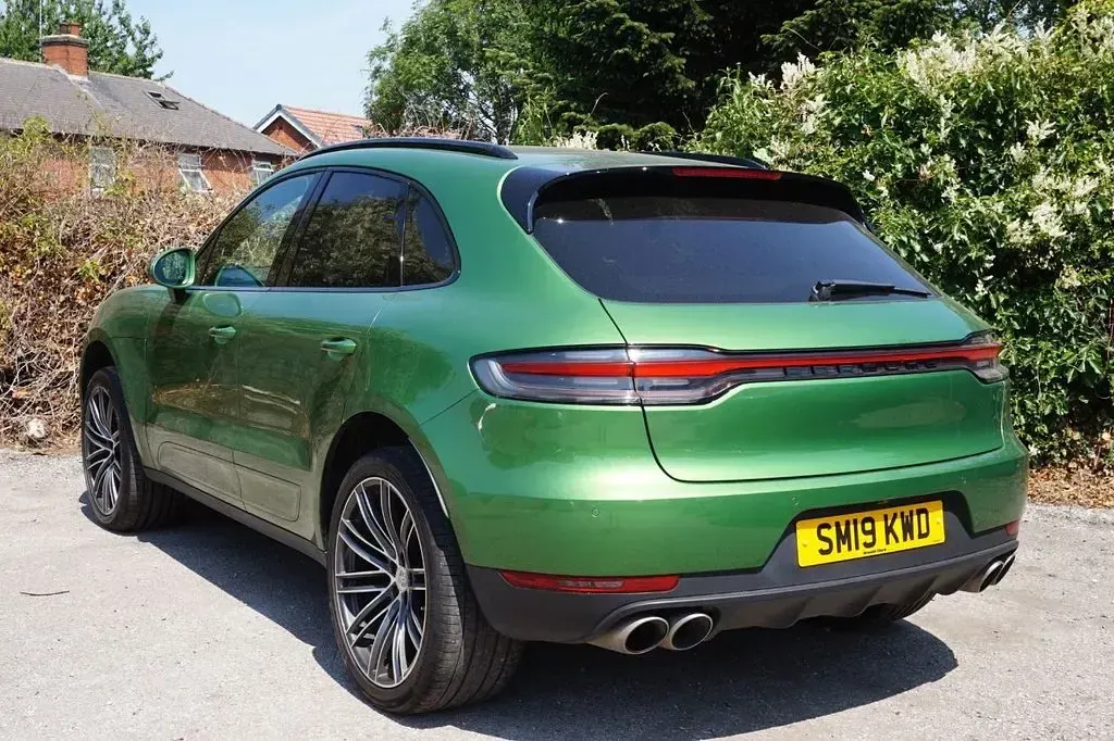 Used Porsche Macan 354 HP (260 kW) 2019 Green SUV