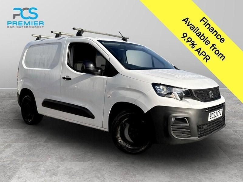 White Used 2022 Peugeot Partner Premium MPV | £7,200 (Good price) - Image 1/3