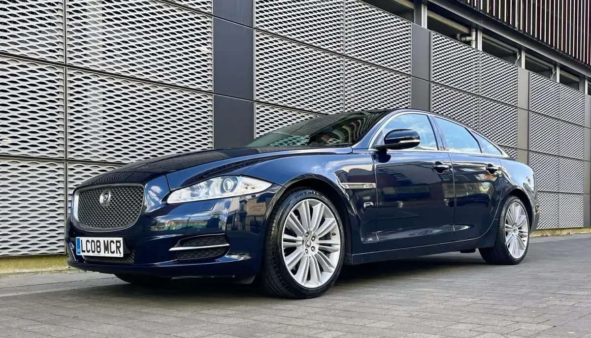 Used Jaguar XJ Portfolio 385 HP (283 kW) 2012 Blue Sedan