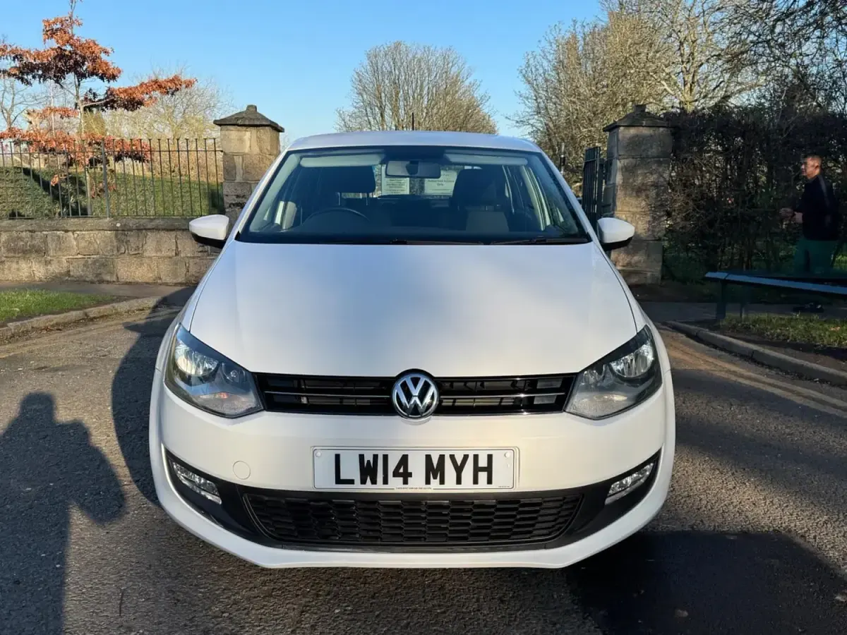 Begagnad VW Polo SE 2024 Vit Halvkombi