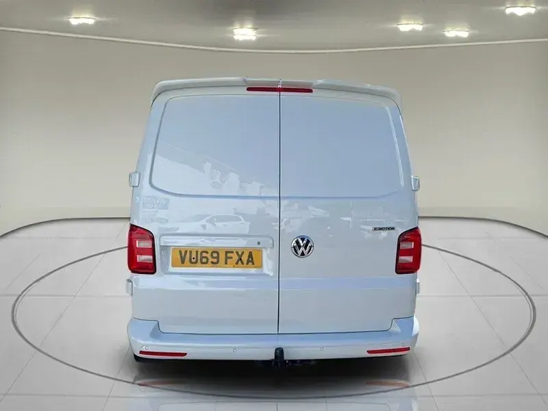 Used VW Transporter Highline 204 HP (150 kW) 2019 White Van