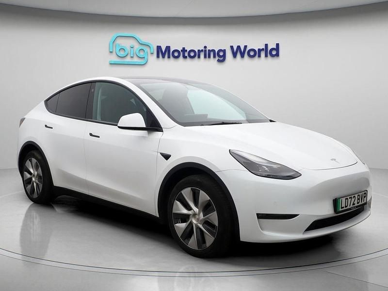 White Used 2022 Tesla Model Y Long Range AWD SUV | £24,500 (Good price) - Image 1/4