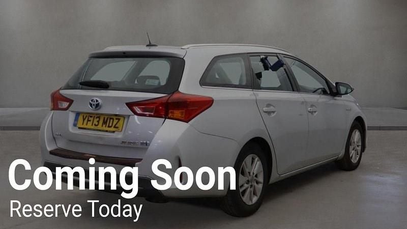 Used Toyota Auris 136 HP (100 kW) 2013 Silver Estate