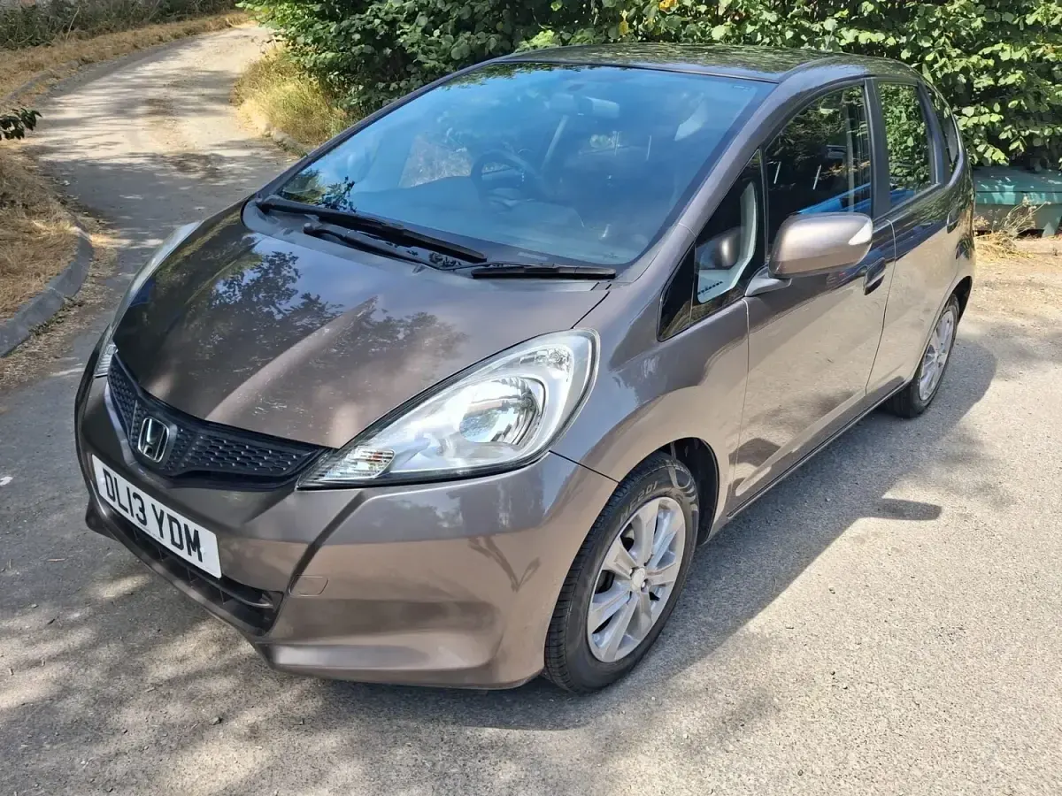 Used Honda Jazz ES 99 HP (72 kW) 2013 Brown Hatchback