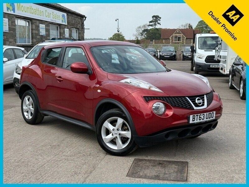 Red Used 2013 Nissan Juke Visia SUV | £5,395 (Fair price) - Image 1/4