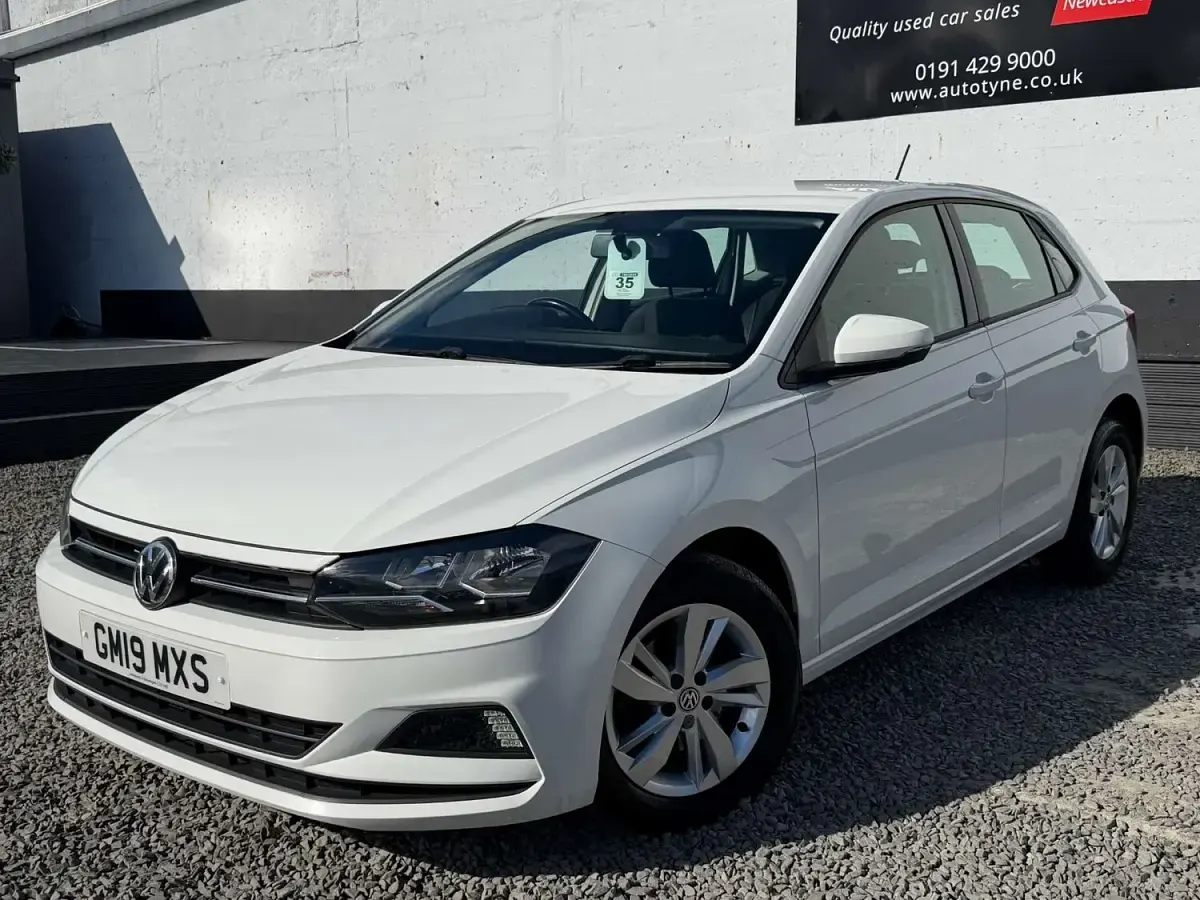 Used VW Polo SE 80 HP (58 kW) 2019 White Hatchback