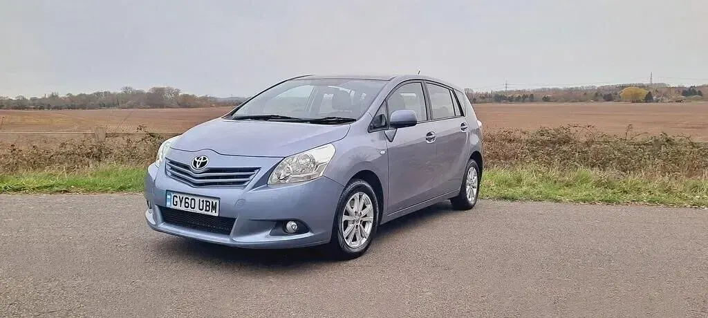 Used Toyota Verso 126 HP (92 kW) 2010 Metallic blue MPV