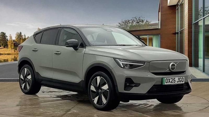 Green New 2025 Volvo EC40 Plus SUV | £32,495 (Fair price) - Image 1/4