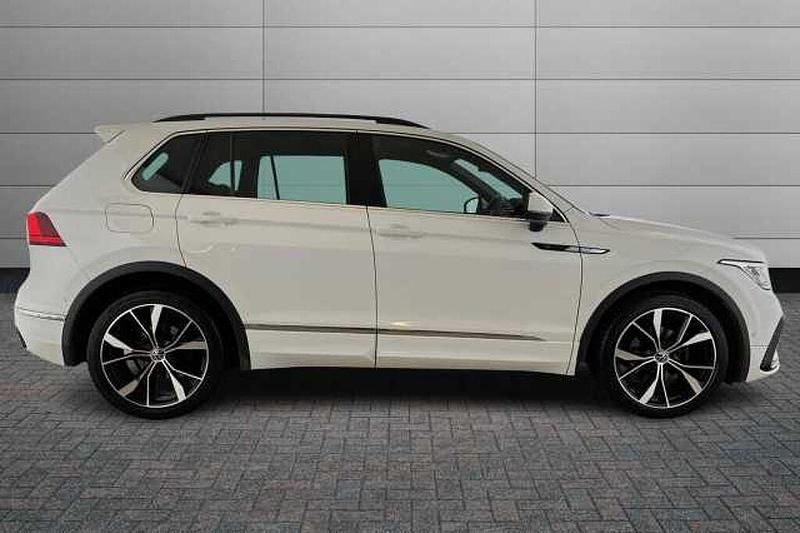 Used VW Tiguan R-line 150 HP (110 kW) 2022 Pure white SUV