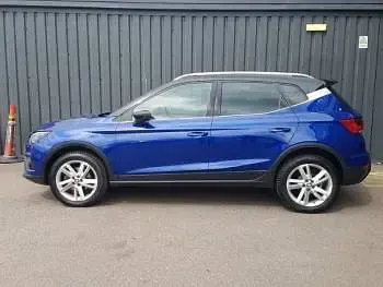 Used Seat Arona FR 115 HP (84 kW) 2019 Blue SUV