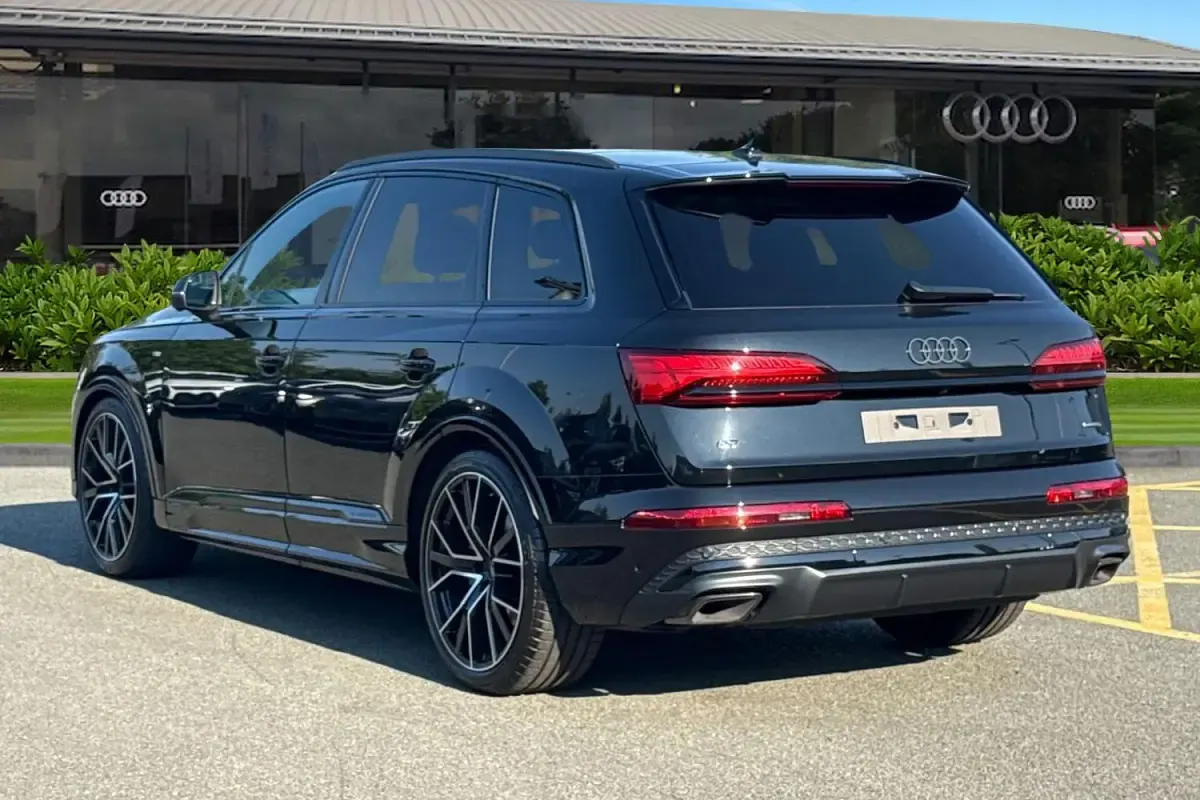 New Audi Q7 Black Edition 2026 Black SUV