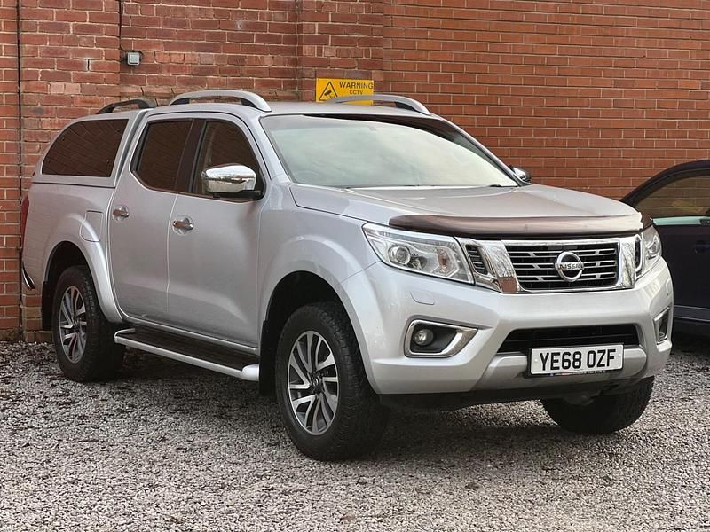 Used Nissan Navara Tekna 190 HP (139 kW) 2018 Silver Pickup