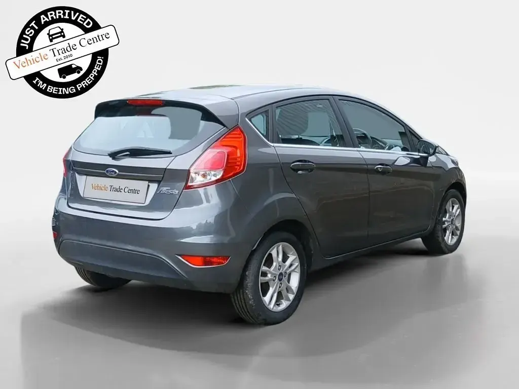 Used Ford Fiesta Zetec 82 HP (60 kW) 2017 Grey Hatchback