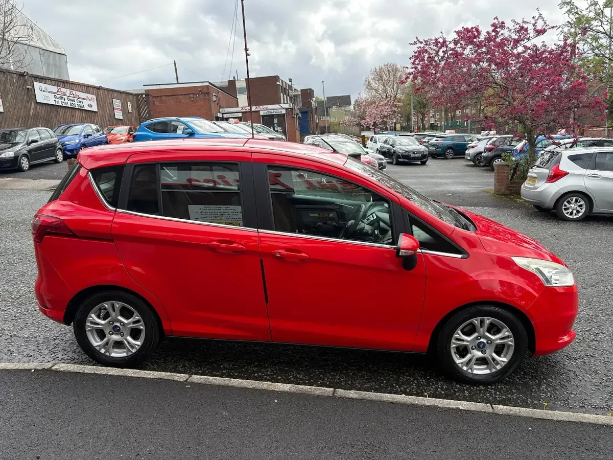 Used Ford B-MAX Zetec 105 HP (77 kW) 2013 Red MPV