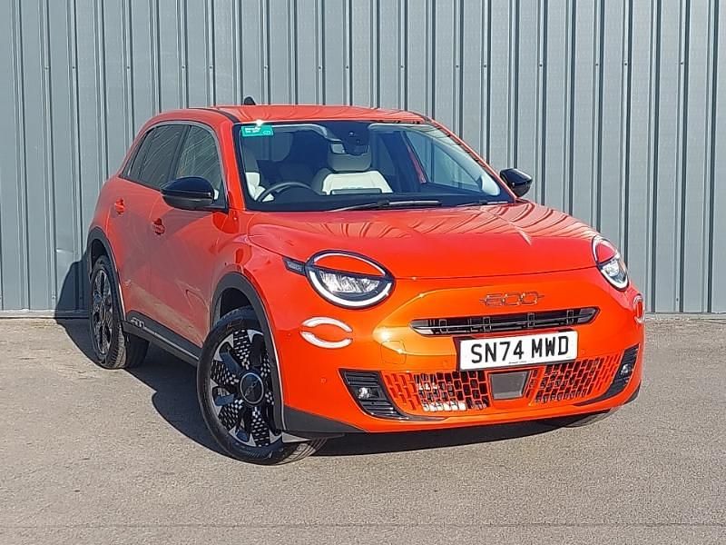 Used Fiat 600 La Prima 100 HP (73 kW) 2024 Orange Hatchback