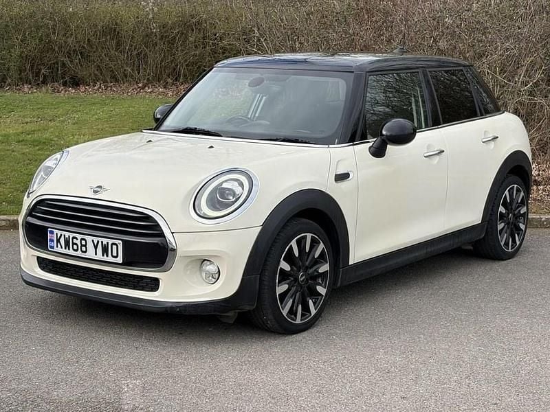 Used Mini Cooper Hatch 136 HP (100 kW) 2018 White Hatchback