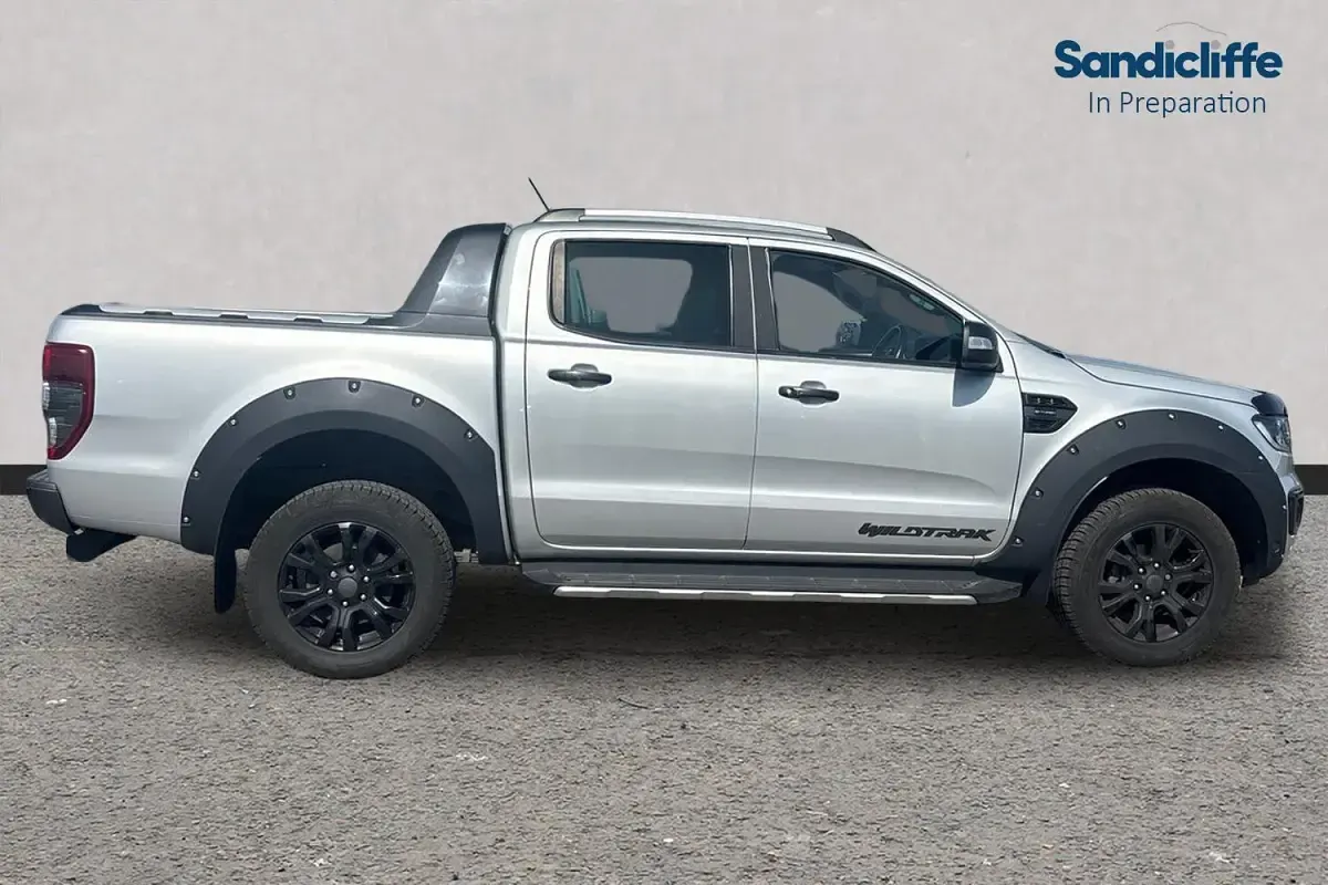 Used Ford Ranger Wildtrack 213 HP (156 kW) 2022 Moondust silver Pickup
