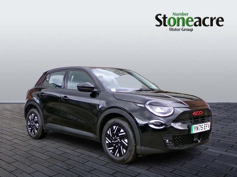 New Fiat 600E Red 113 kW (154 HP) 2025 Black Hatchback