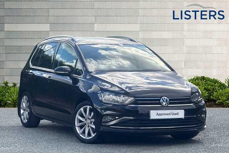 Deep black Used 2019 VW Golf VII GT Hatchback | £17,900 (Fair price) - Image 1/4