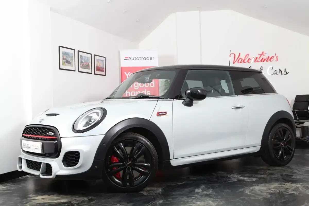 Używany Mini John Cooper Works Hatch 2020 Srebrny Hatchback