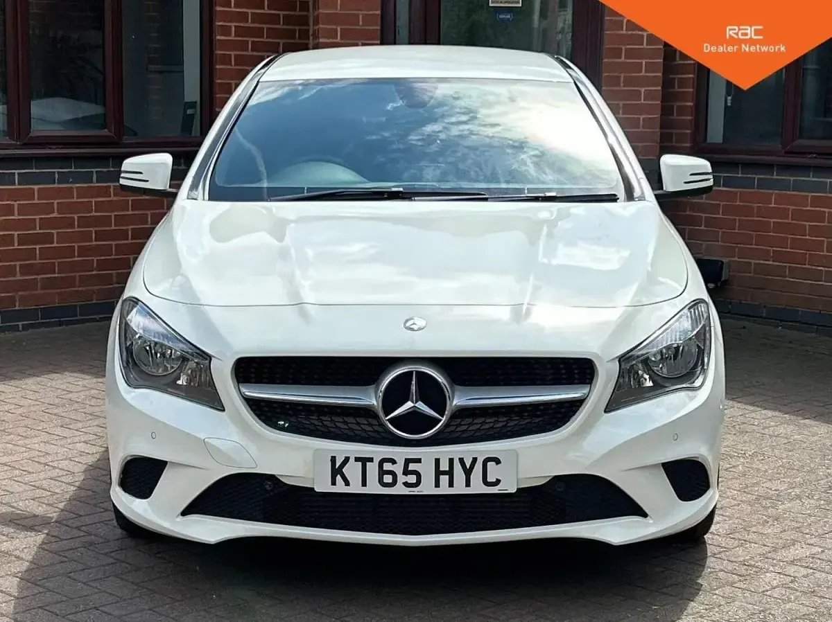 Usado Mercedes CLA220 2016 Branco Sedan