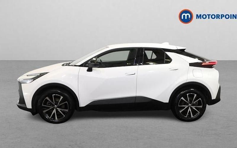 Used Toyota C-HR Design 223 HP (164 kW) 2025 White SUV