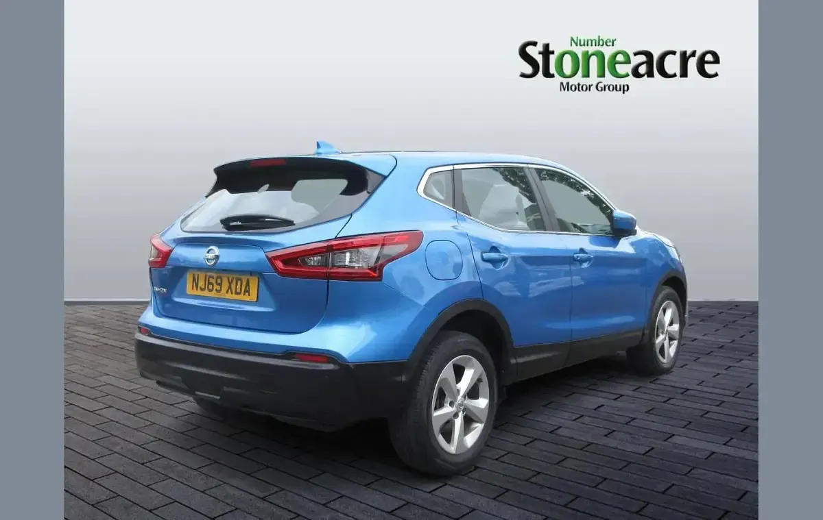 Used Nissan Qashqai Acenta Premium 115 HP (84 kW) 2019 Blue SUV
