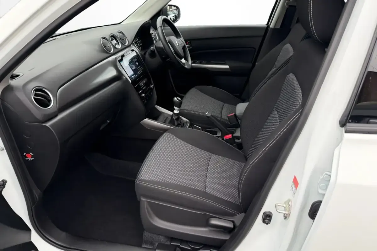 Used Suzuki Vitara 2025 White pearlescent SUV