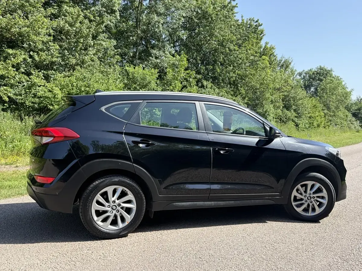 Used Hyundai Tucson SE 2018 Black SUV