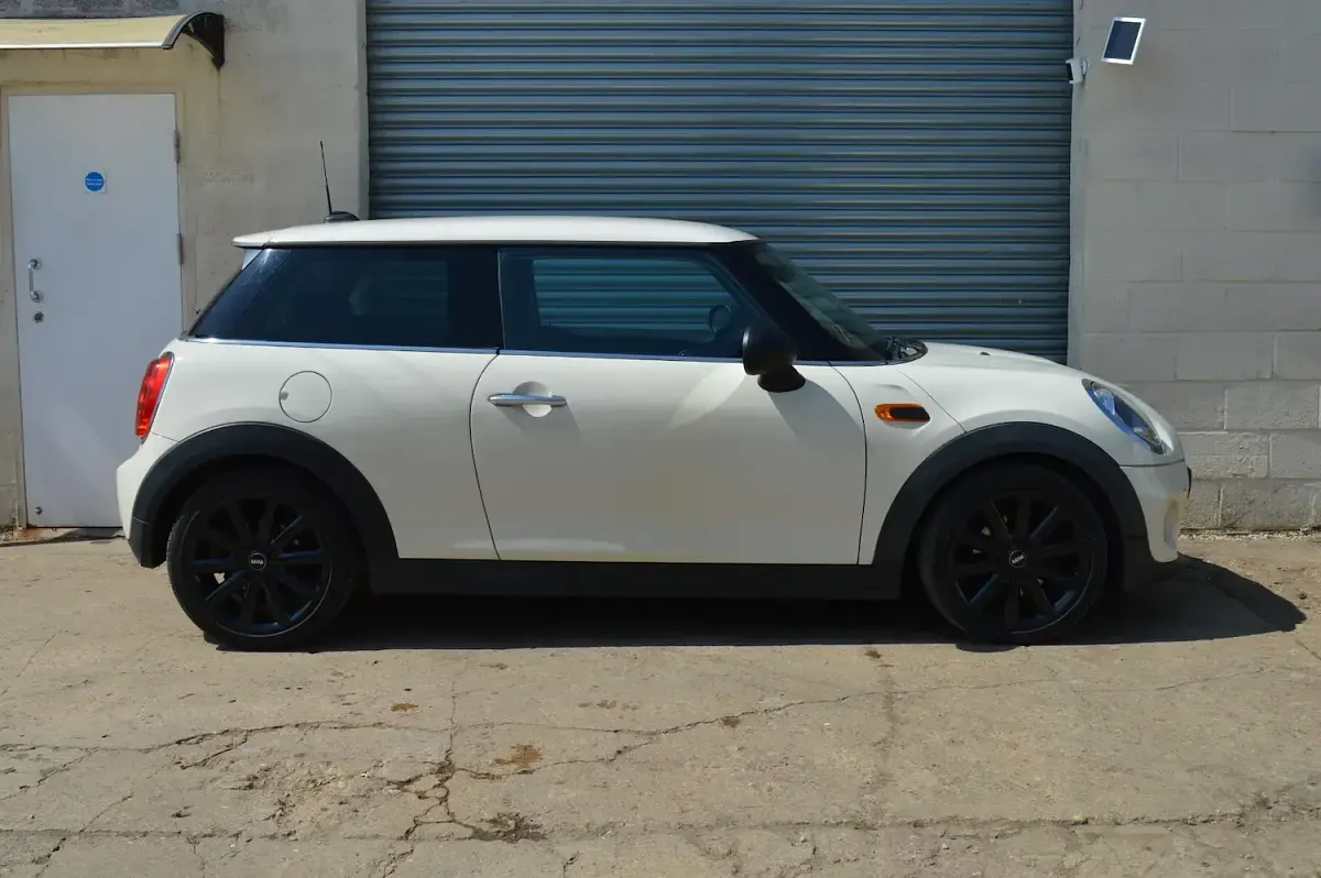 Used Mini One D Hatch 95 HP (69 kW) 2015 White Hatchback