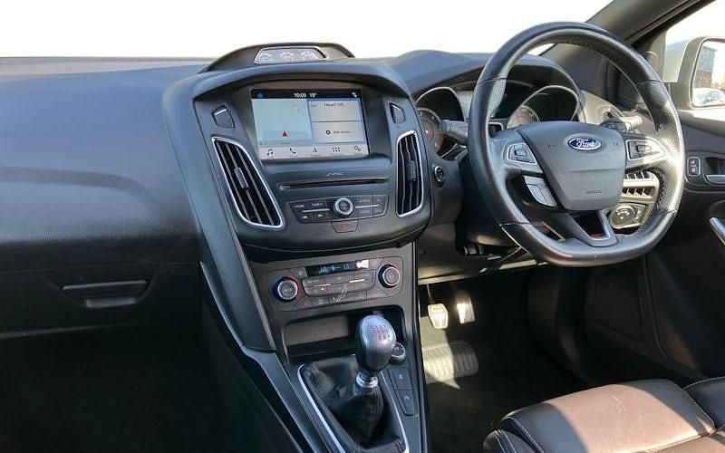 Used Ford Focus Style 185 HP (136 kW) 2017 Silver Hatchback