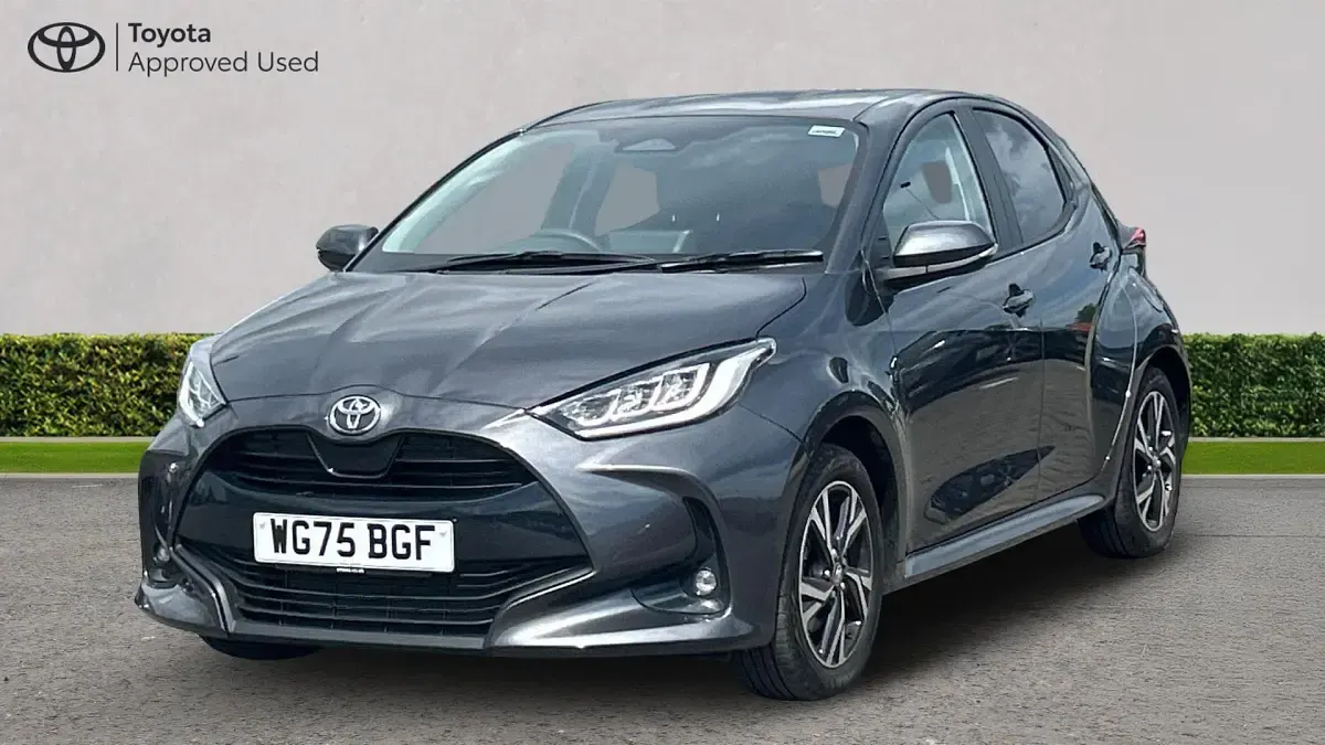 Used Toyota Yaris Design 116 HP (85 kW) 2025 Decuma grey Hatchback
